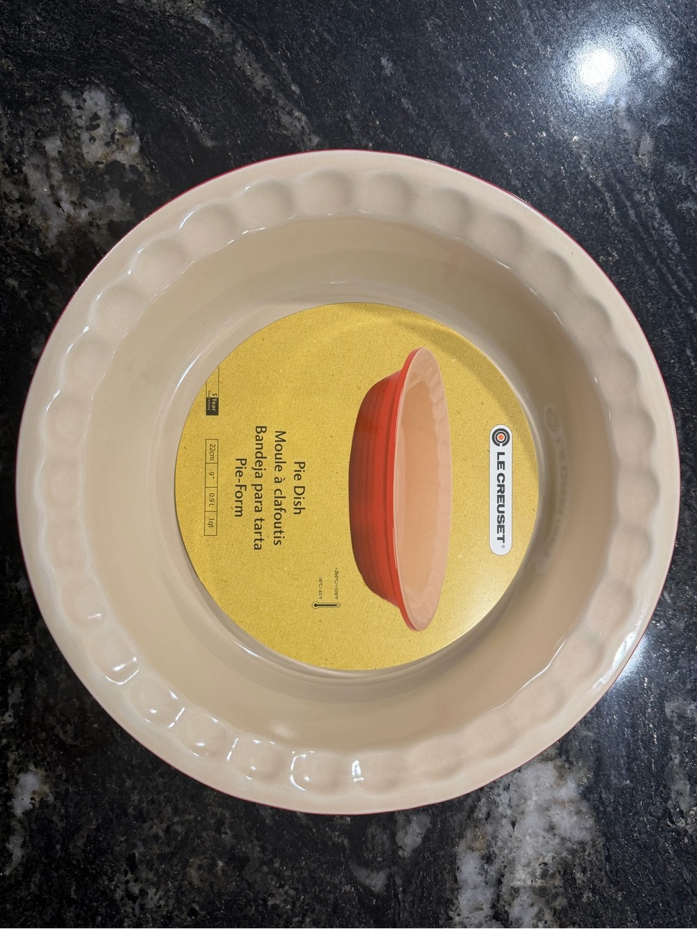 NIB Le Creuset Pie Baker Dish in Cerise Red